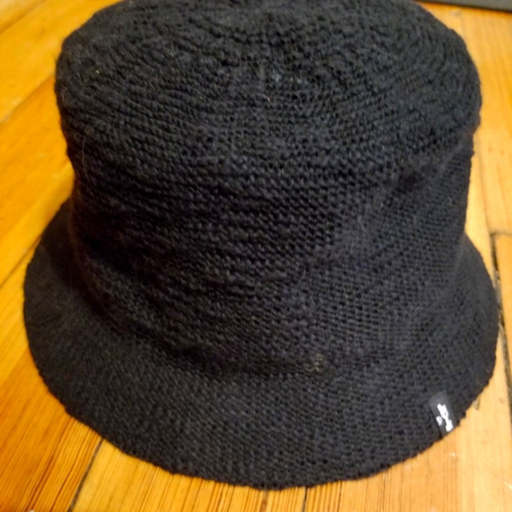 NWOT Levi's bucket hat
